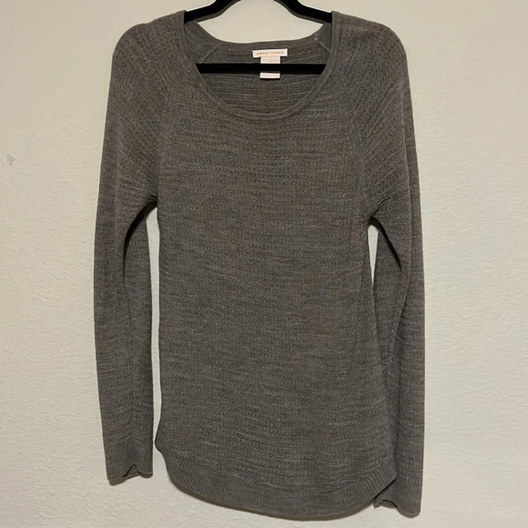 Sweet Romeo Tops - Sweet Romeo Long Sleeve light sweater size Large